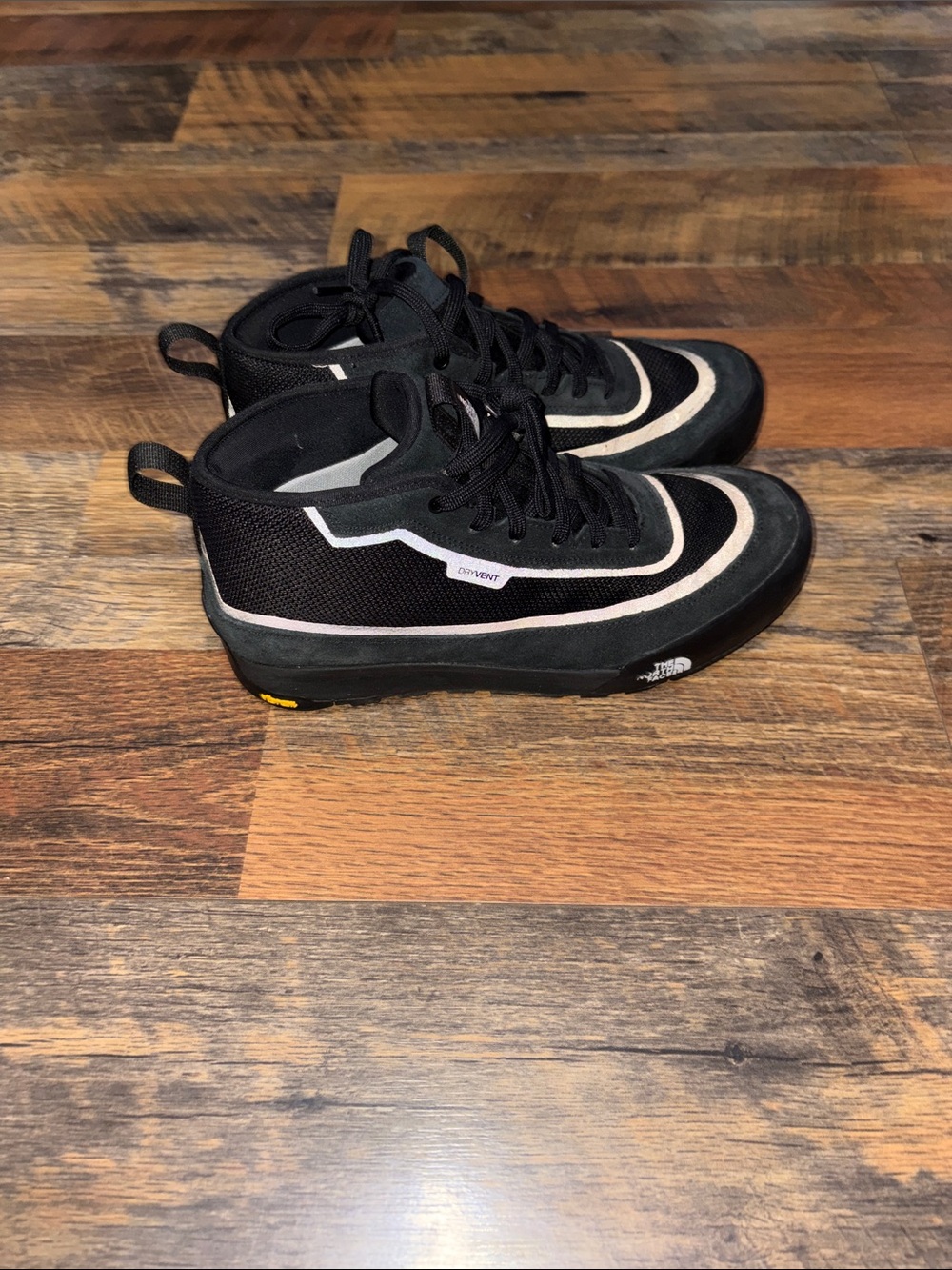 The North Face Clyffe Insulated Waterproof Mid Trainers